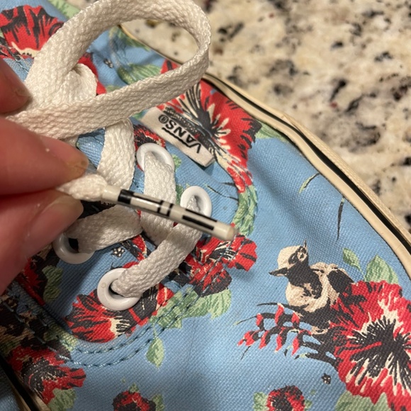 Women’s size 6.5 Star Wars Vans - Picture 4 of 8